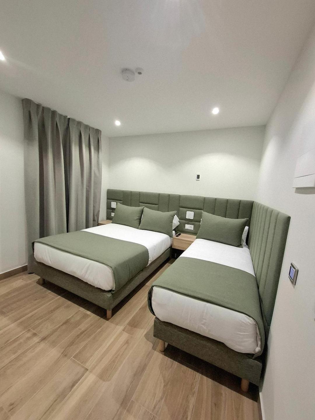 Hostal San Blas Madrid Exterior photo
