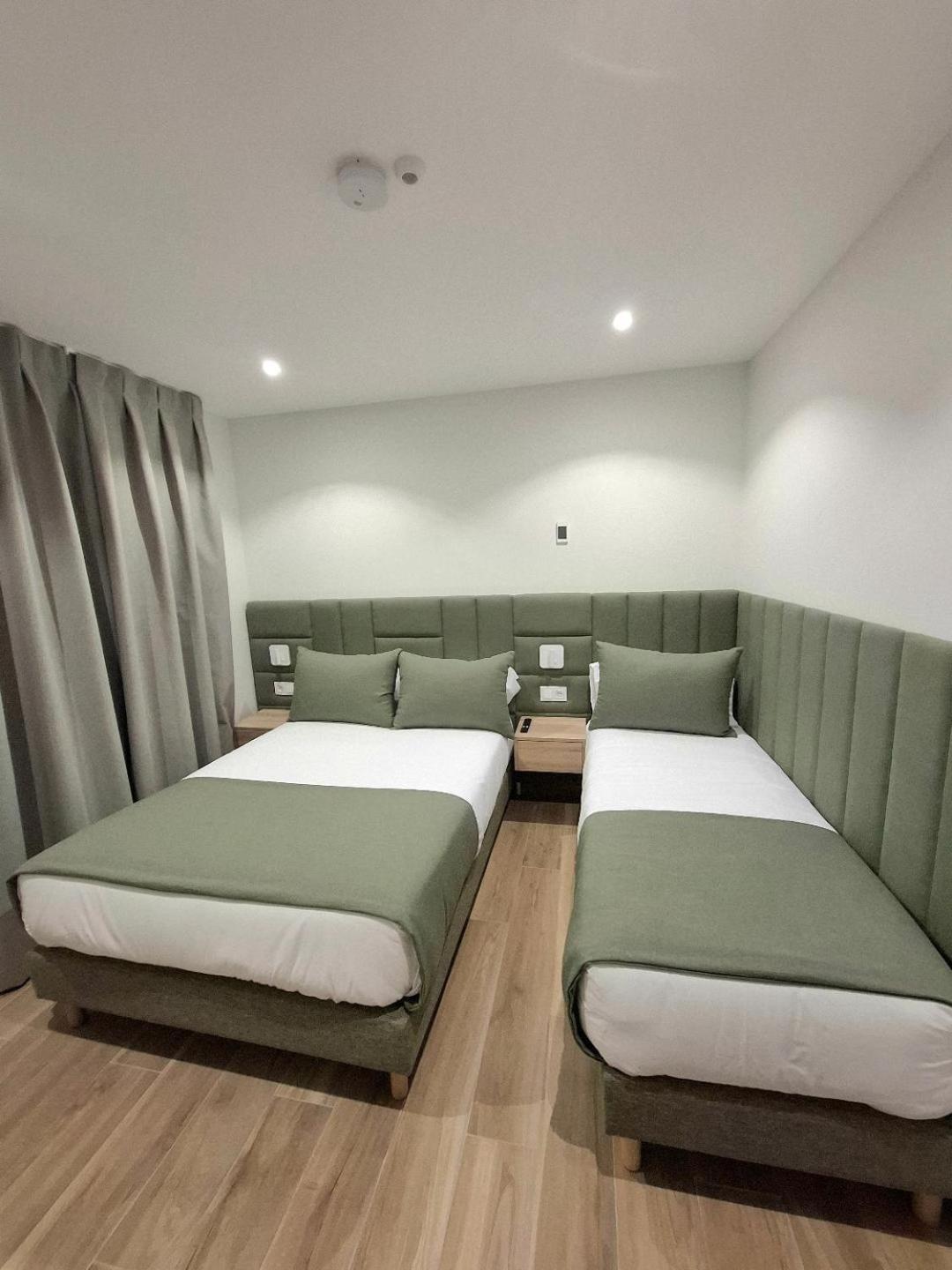 Hostal San Blas Madrid Exterior photo