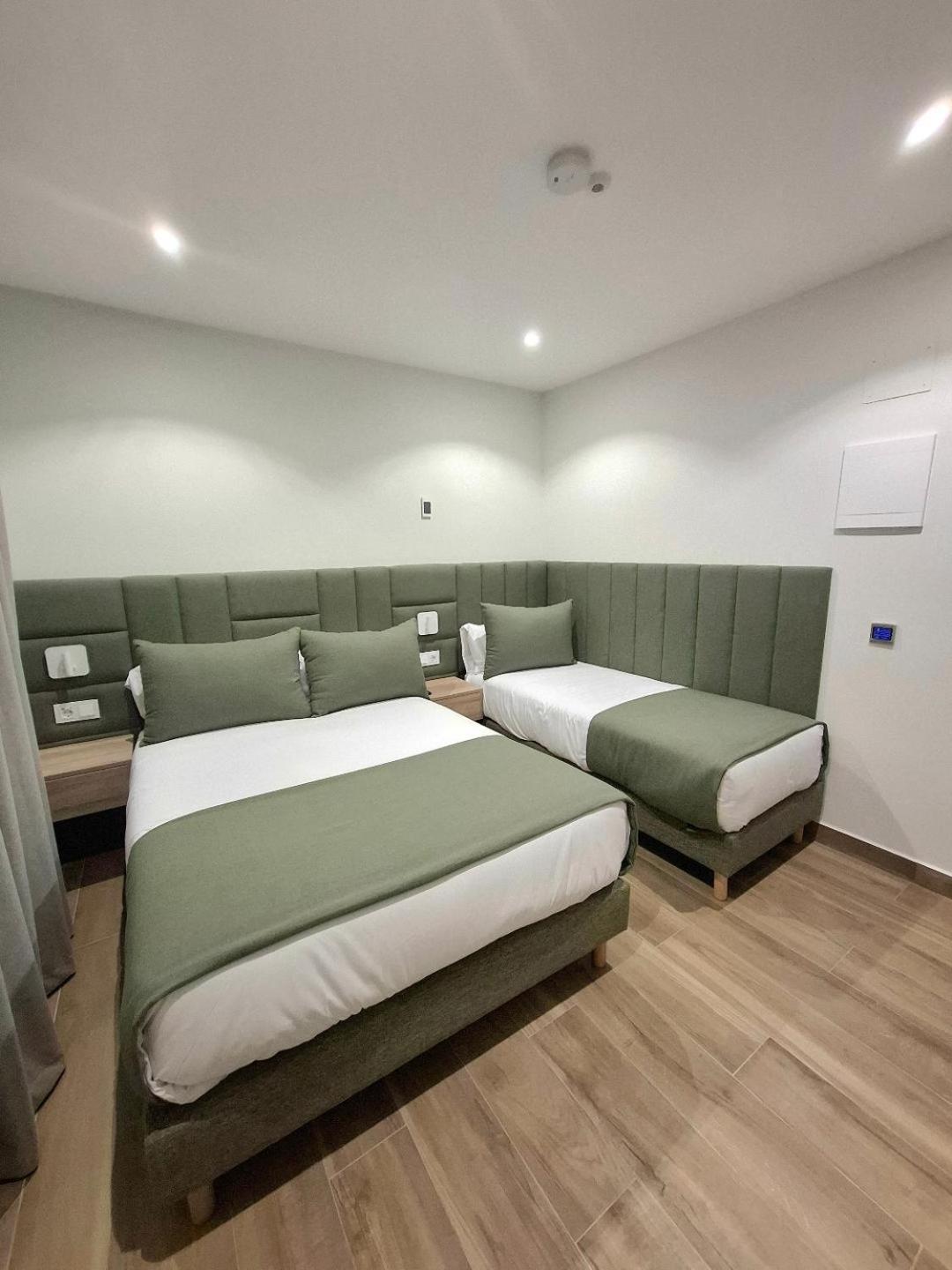 Hostal San Blas Madrid Exterior photo