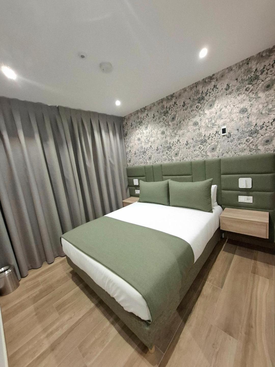 Hostal San Blas Madrid Exterior photo