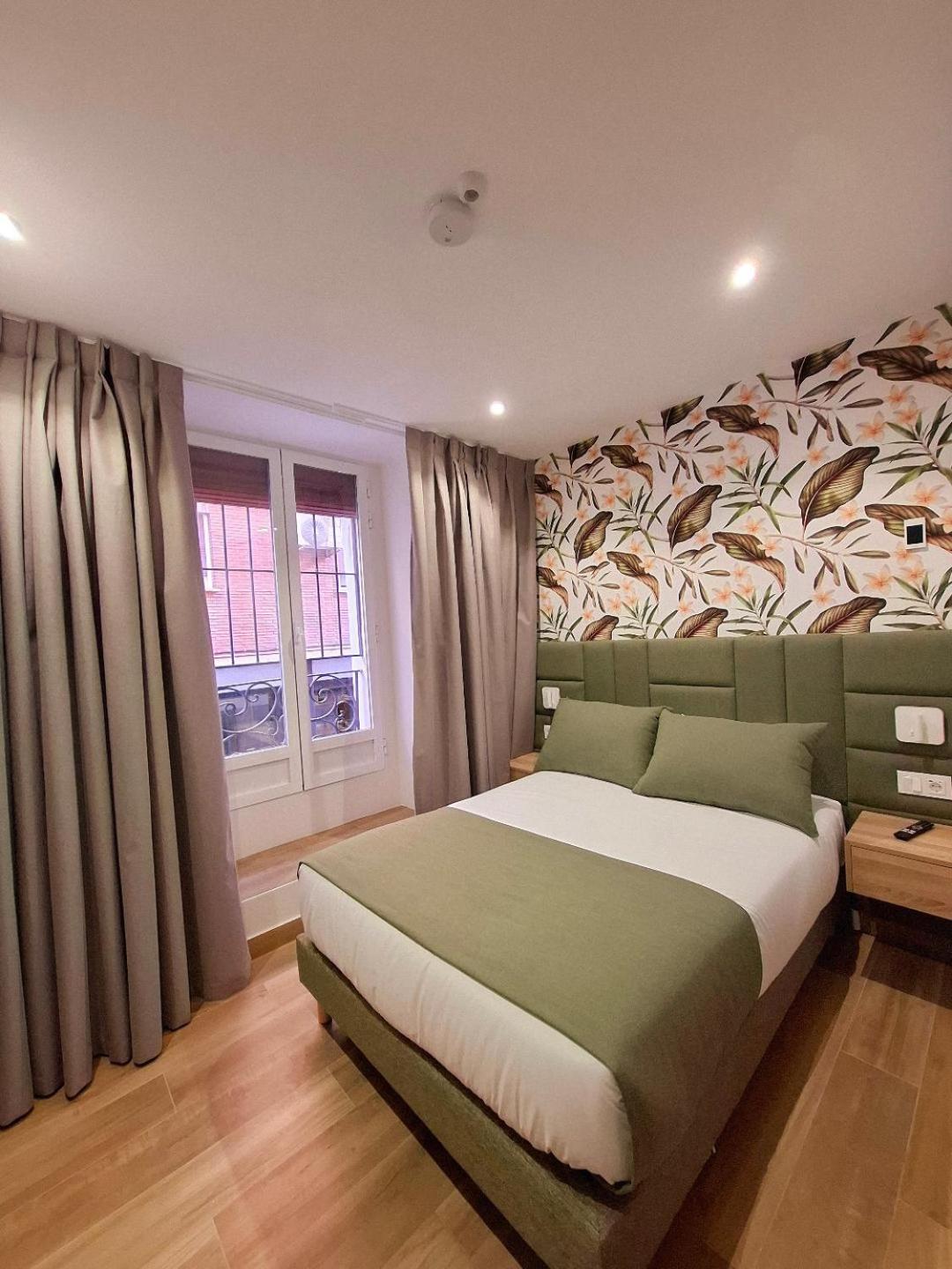 Hostal San Blas Madrid Exterior photo