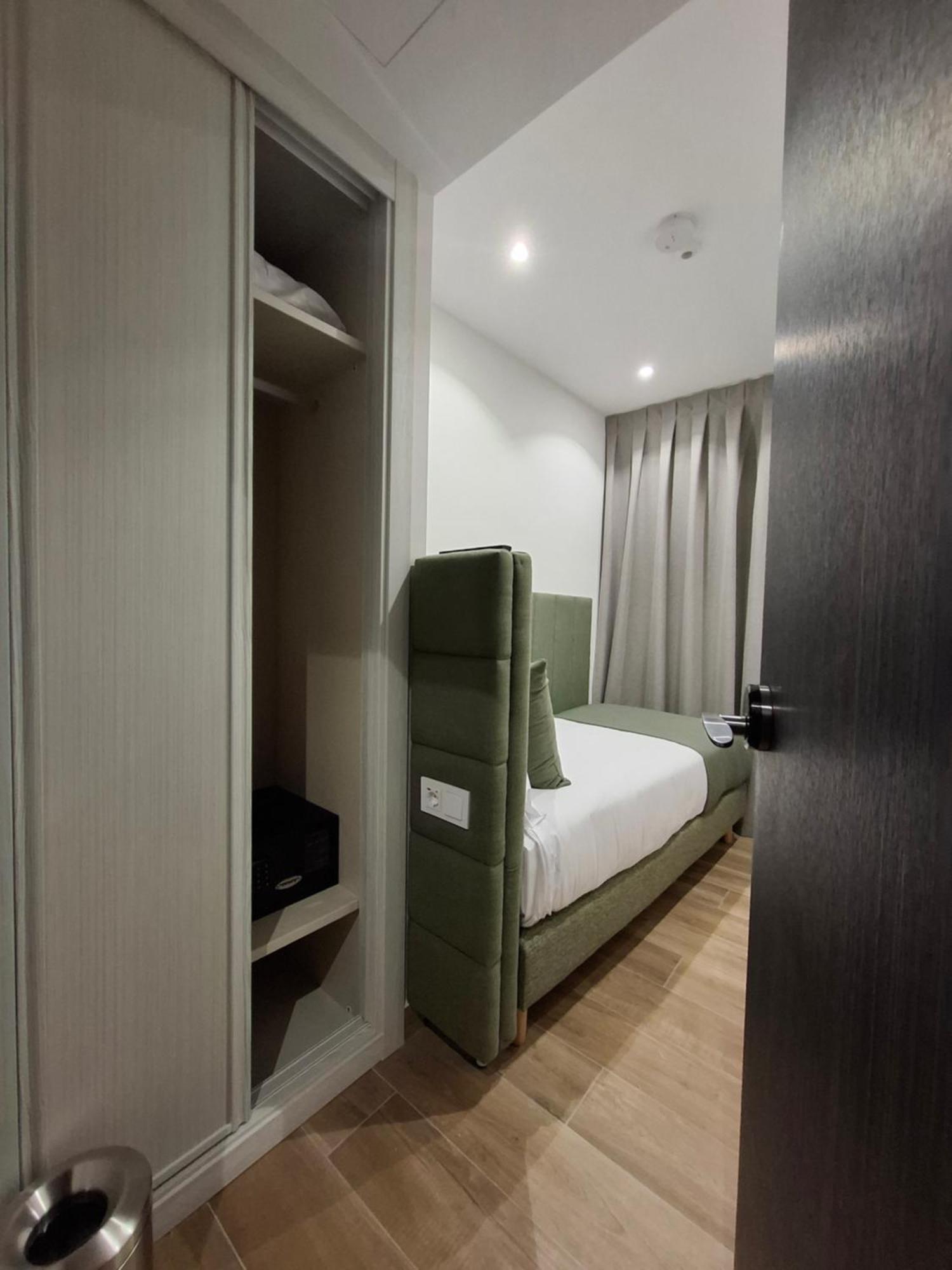 Hostal San Blas Madrid Exterior photo